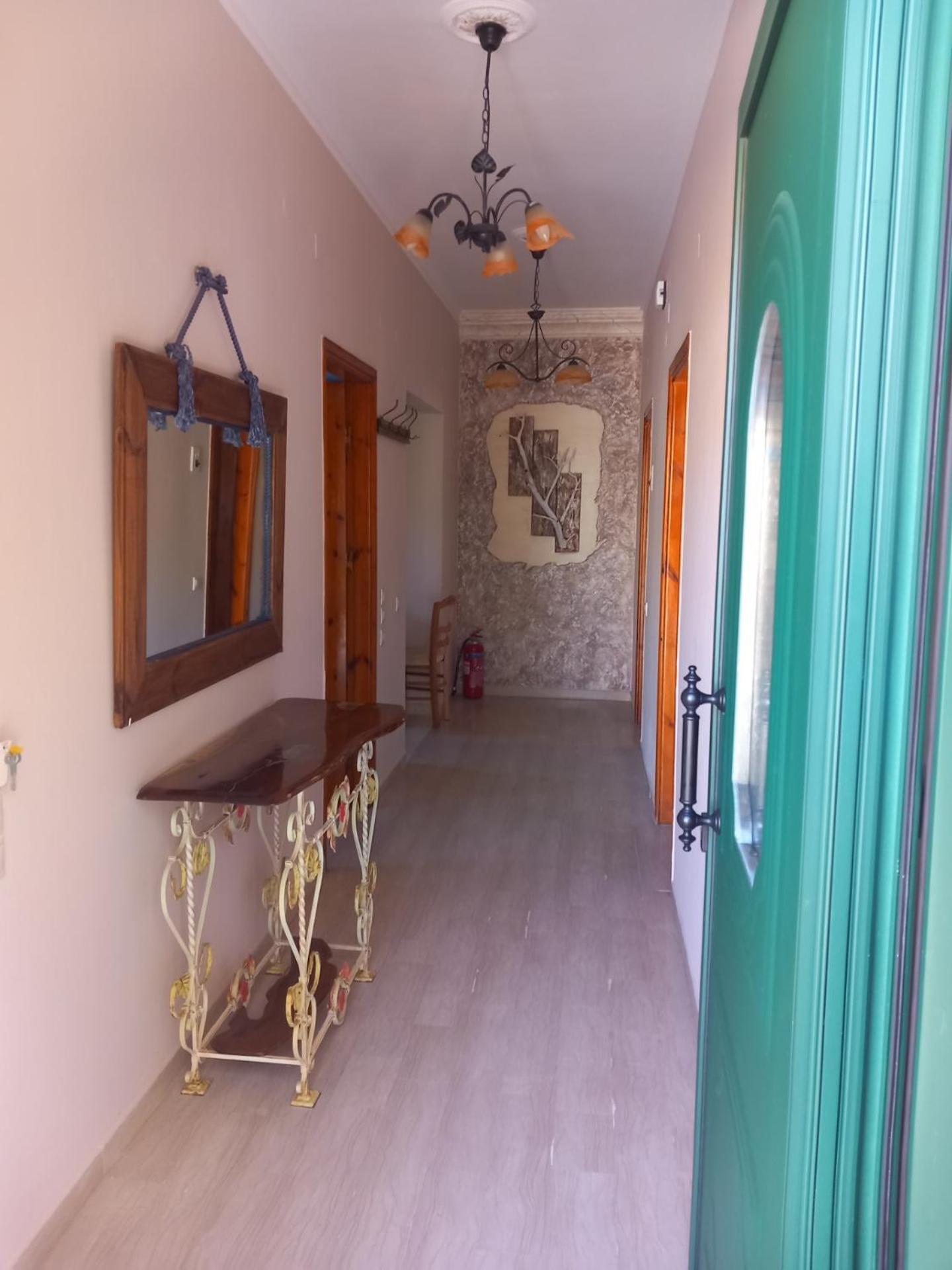 Cornelia Apartment